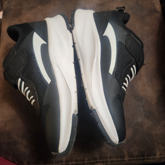 Black Kids Sneakers - Picture 2 of 6